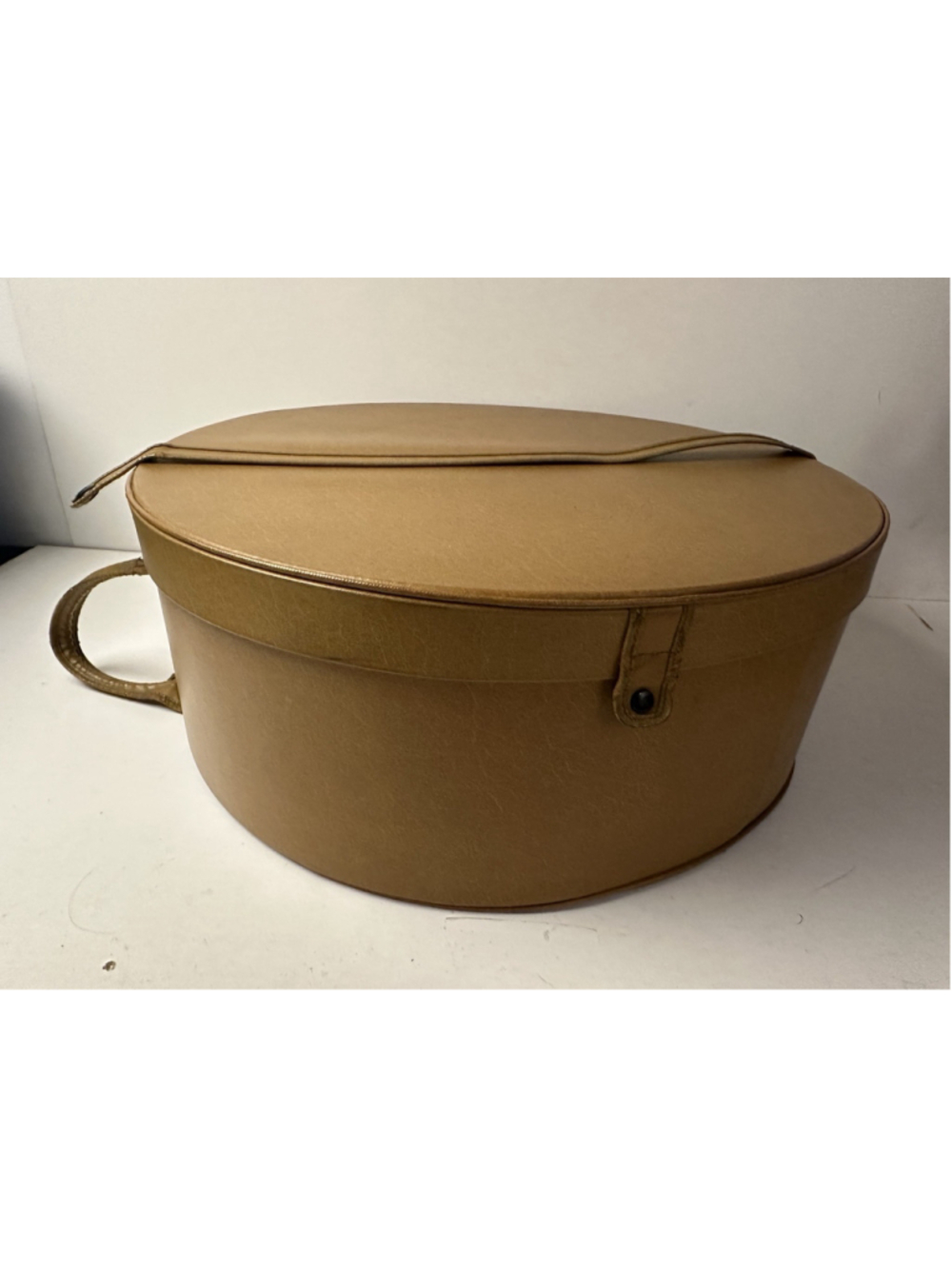 Vintage Mid Century Tan Hard Shell Oval Hat Box Carrying Case Luggage Storage